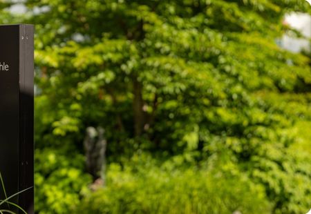 Schild vor dem Alterszentrum Obere Mühle