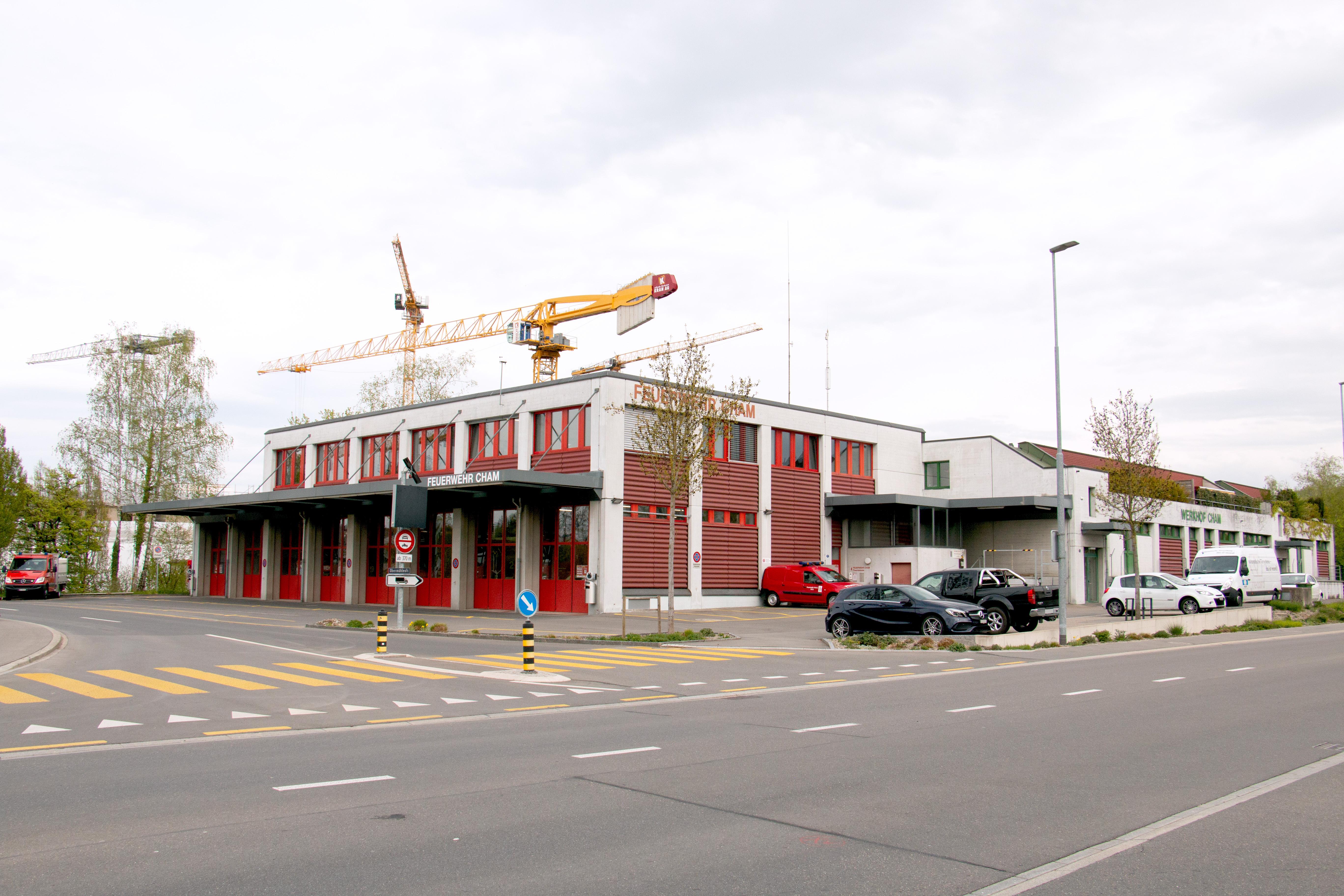 Ansicht des Feuerwehrgebäudes von der Sinserstrasse her.