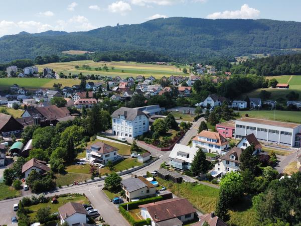 Drohnenaufnahme des Schulareals