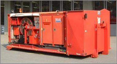 Vogt, 1994, Volvo Penta, 6 Zylinder Diesel 200 PS, Hydraulisch 320 bar, Leistung: 4500 l/Min bei 8 bar, Gesamtgewicht: 8.3 t, Gewicht Power Pack: 2.9 t, Länge: 5.4 m, Höhe: 2.1 m, Breite: 2.3 m	
Aufbau: Wasserbrücke, 1500 m Schlauch 110 mm, Schieber, Teilstücke, Übergangsstücke, Schlauchschlüssel, Kanalhosen, Ölbinder, Faltsignale, Schwimmwesten, Schlauchbrücken, Handfunkgerät