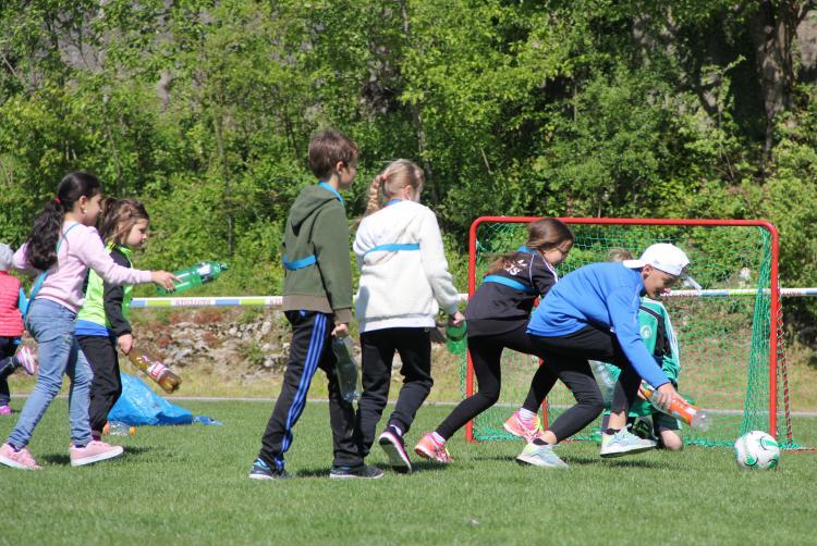 Pet-Flaschen-Fussball 3