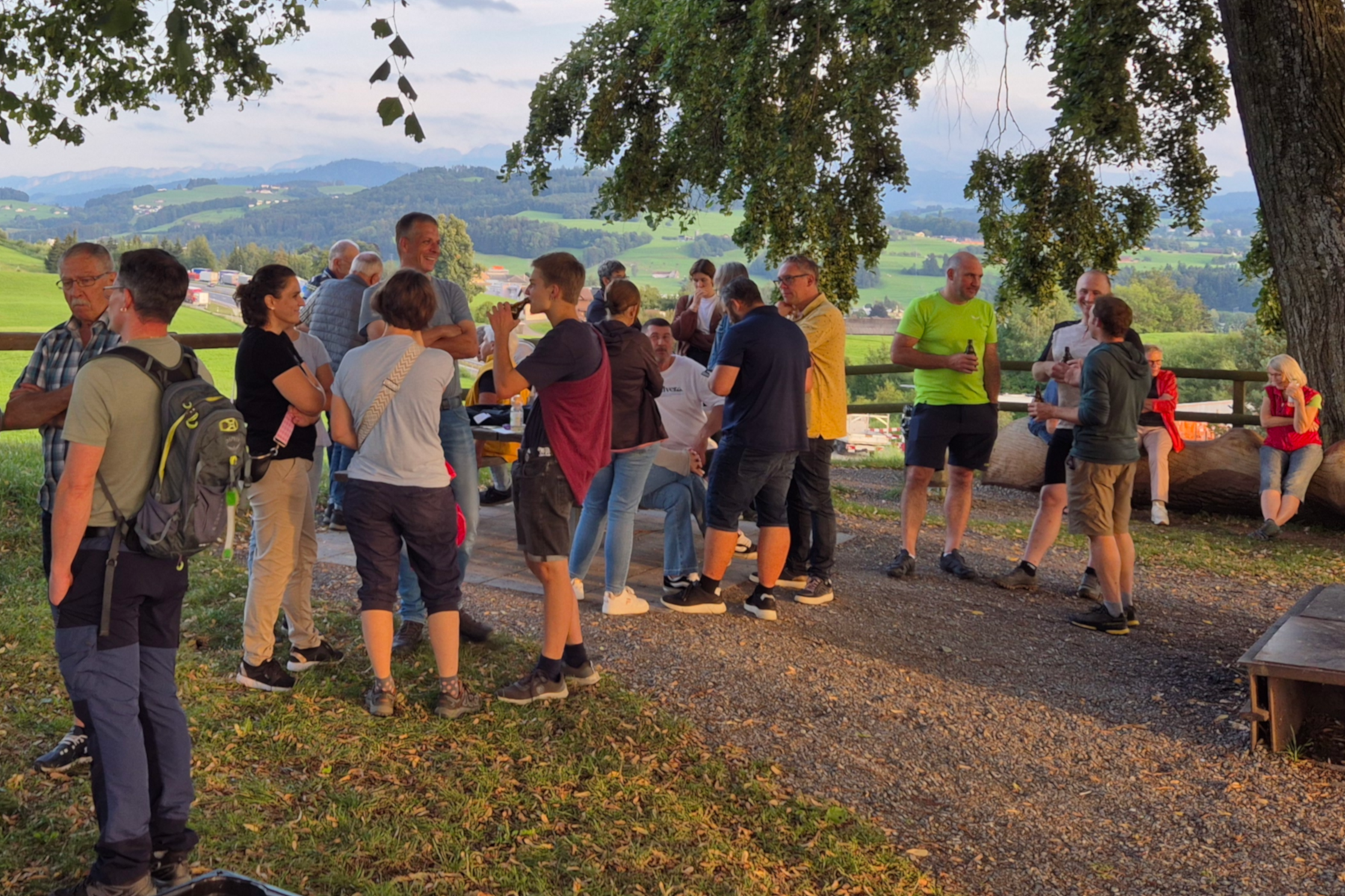 Bei jedem neuen Bänkli fand ein gemütlicher Feierabend statt