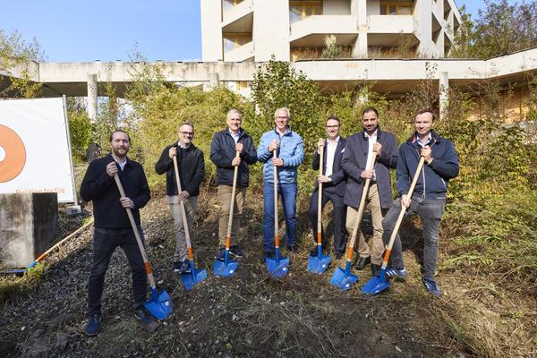 Gruppenfoto Spatenstich