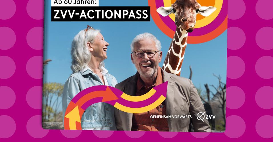 Bild einer Seniorin und eines Seniors auf einem gemeinsamen Ausflug. Im Hintegrund ist der Zoo mit einer neugierigen Giraffe zu sehen.