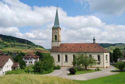 Sulz mit Kirche St. Peter und Paul