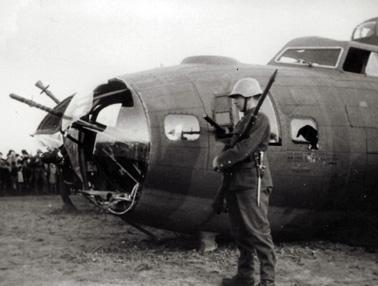 Flugzeug mit Soldat