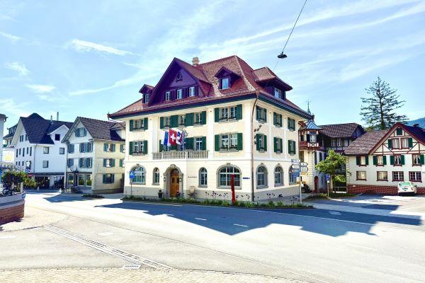 Altes Dorfschulhaus Unterägeri Notariat