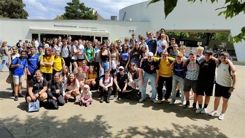 Klassenfoto im Zoo