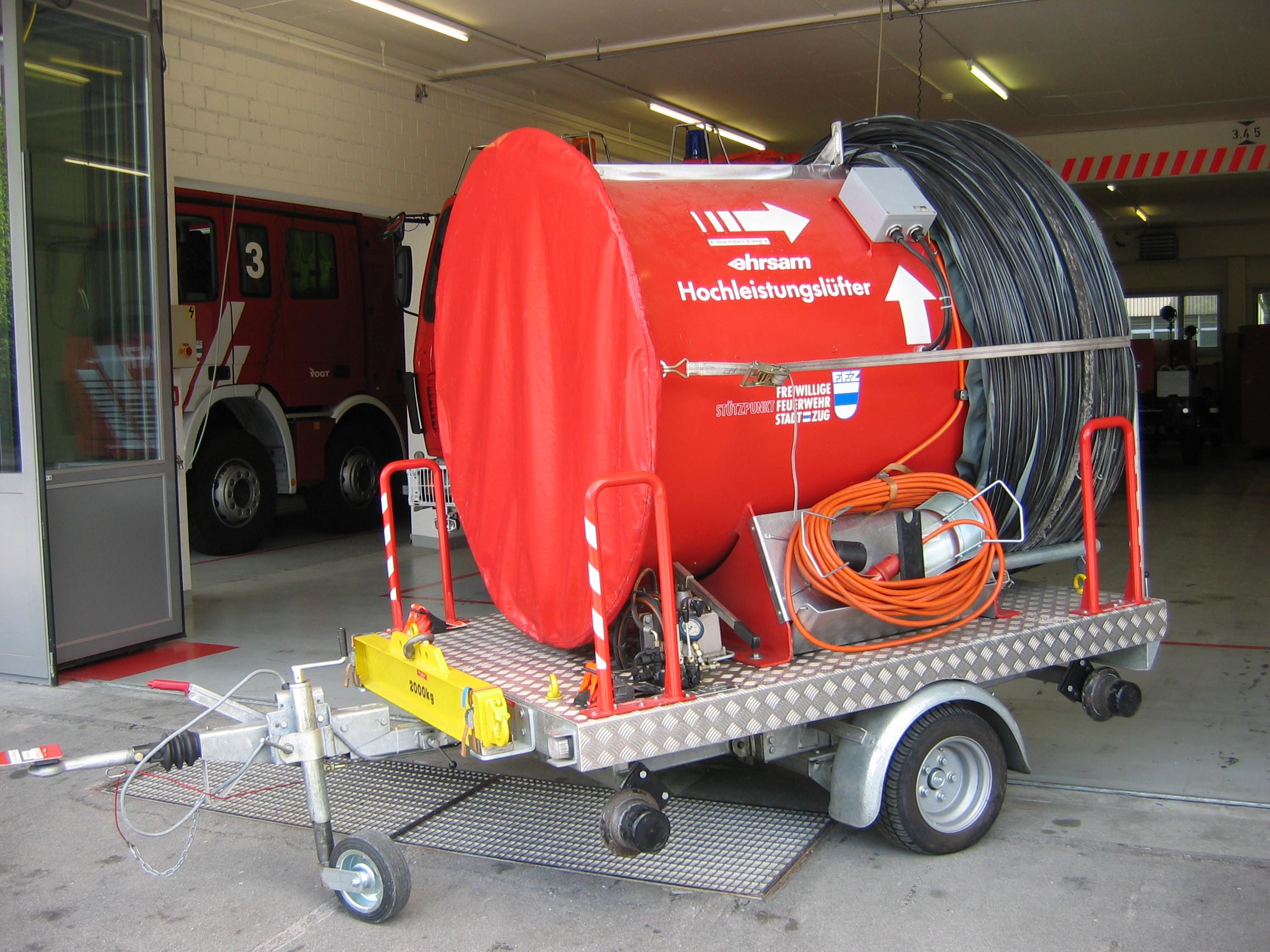 Ehrsam, 2000, Motor 400 V, Ex geschützt, Gebläsegehäuse Ø 1380 mm, Propellerdrehzahl 980 U/min, Nettoleistung: 103000 m3/h, Luftmenge: 340000 m3/h, Gewicht: 1200 kg, Breite: 1.8 m, Länge: 3.3 m, Höhe: 2.3 m			
Aufbau: Lutte 20 m, Hebe Vorrichtung, Gehänge, Kabelrollen 50 m, Softstarter
