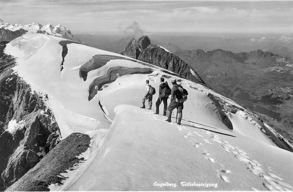 drei Personen auf dem Titlis