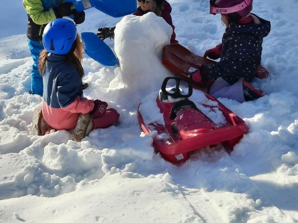 Kinder im Schnee