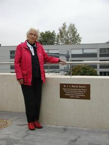 Marthe Gosteli bei der Einweihung der Gosteli-Treppe in Worblaufen