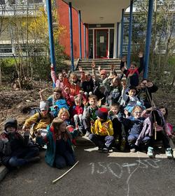 Gruppenfoto aller Kinder