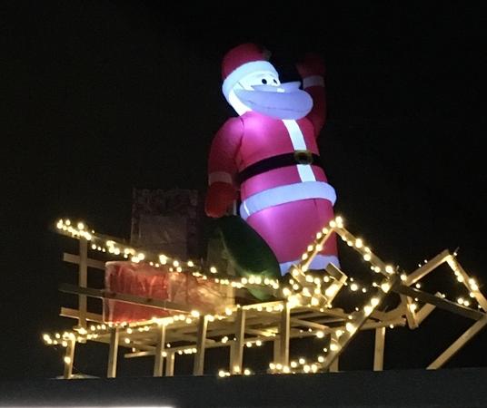 Weihnachtsmann auf Schlitten - Advent Linden 2020