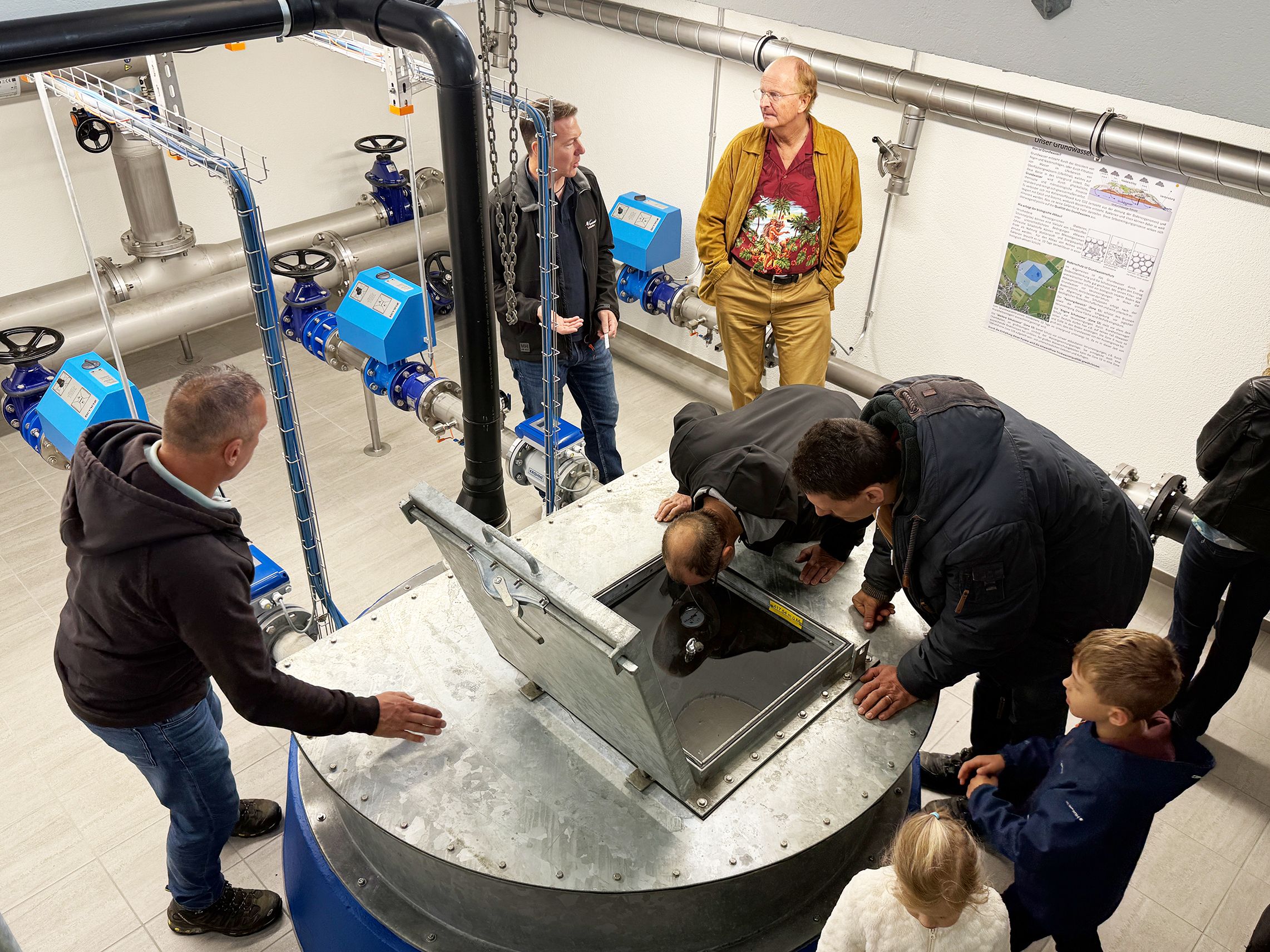 Besichtigung des Pumpwerks Niederwies im Rahmen der Feier zum 100-jährigen Bestehen des Wasserwerks der Gemeinde Schübelbach
