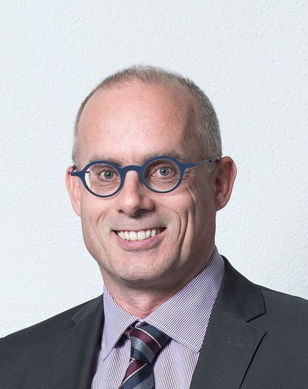 Dr. Stefan Scherrer