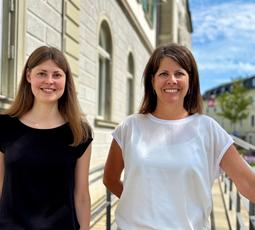Ylenia Braun (links) und Manuela Keller arbeiten seit zwei beziehungsweise sieben Jahren im Personaldienst der Gemeinde.