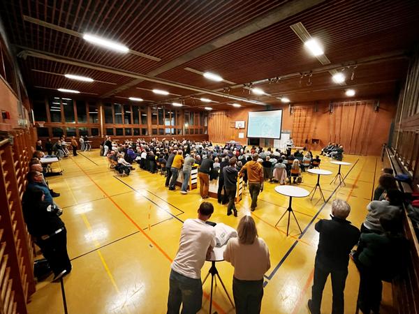 Informationsveranstaltung in der Turnhalle Pfrundmatte