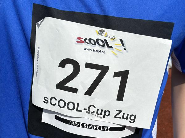 sCool-Cup Startnummer 271 auf blauem T-Shirt