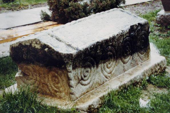 Stari steæak, nadgrobni spomenik ljudi pokopanih prije 500 godina.
Altes, erhaltenes Grabdenkmal der Menschen die vor 500 Jahren begraben wurden.
