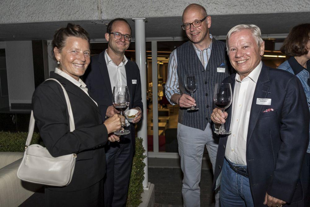 Apéro im Anschluss auf der Terrasse der Wilerbar