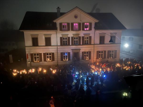 Dorfplatz am Räbeliechtliumzug