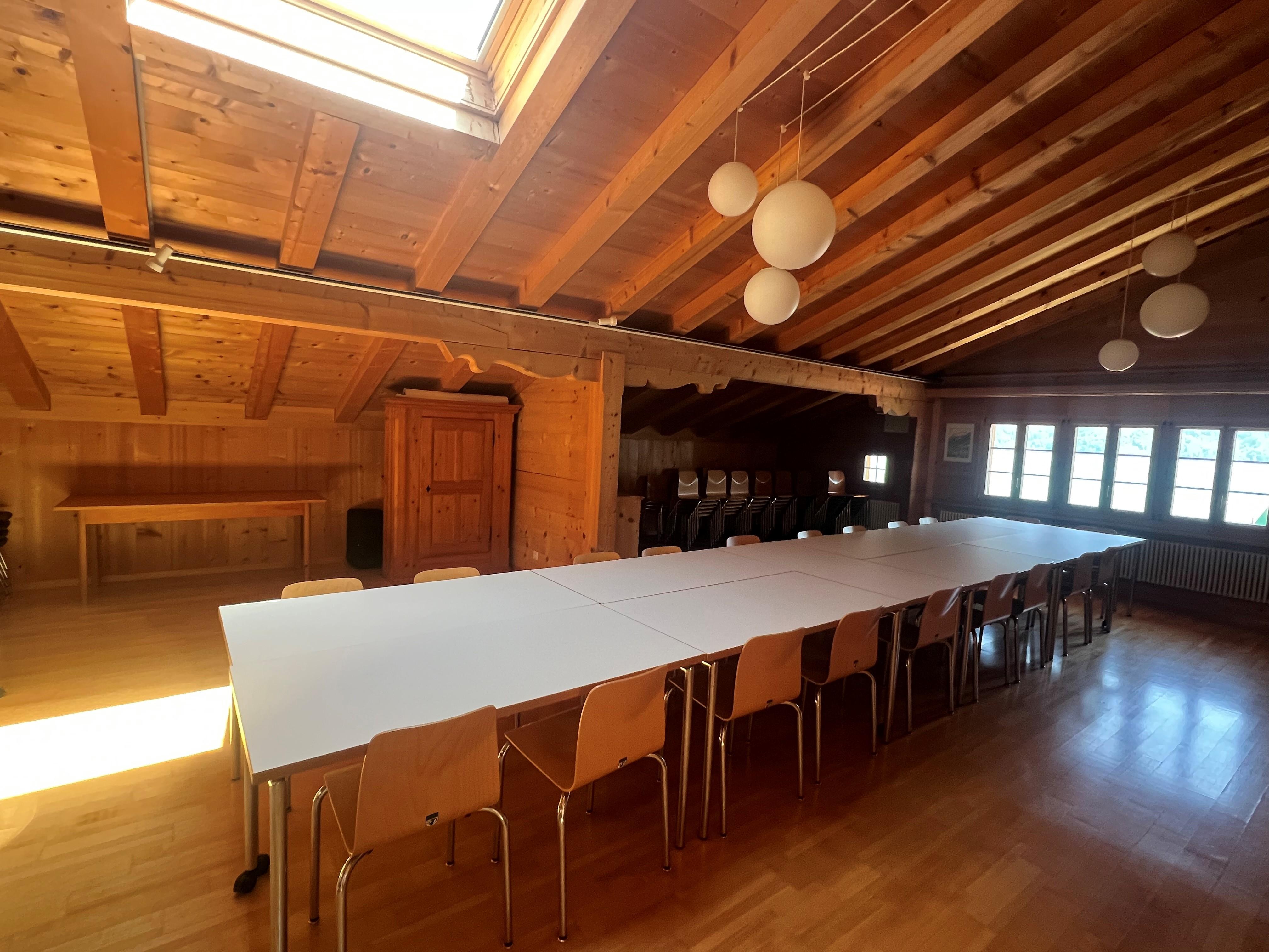 grosses Sitzungszimmer