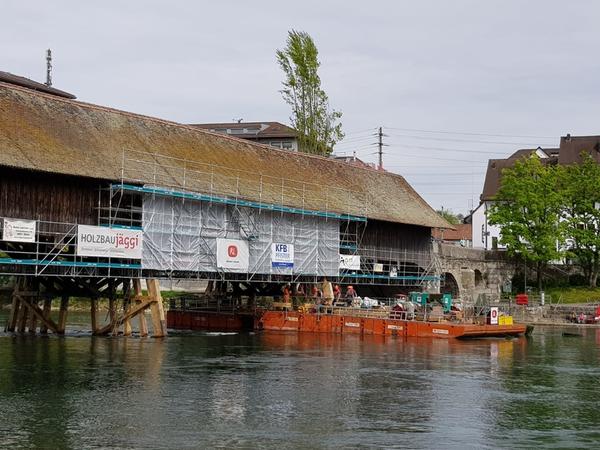 Schwimmplattform bei der Alten Brücke