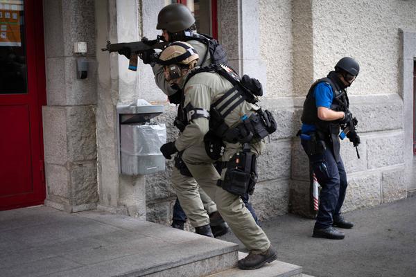 Erfolgreiche Einsatzübung der Militärpolizei Ost und der Kantonspolizei Uri
