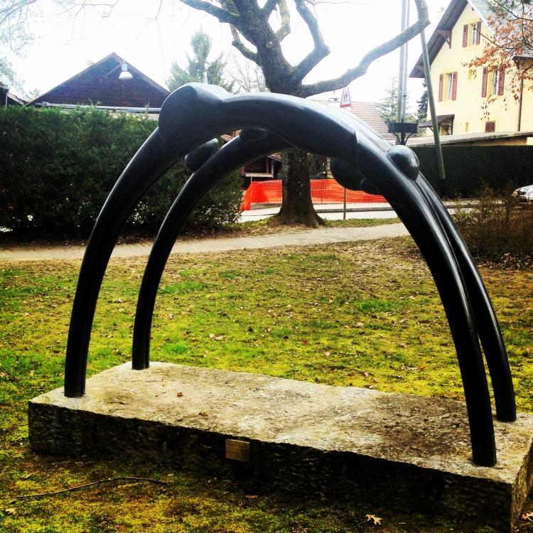 Statue près de l'école de Valérie
