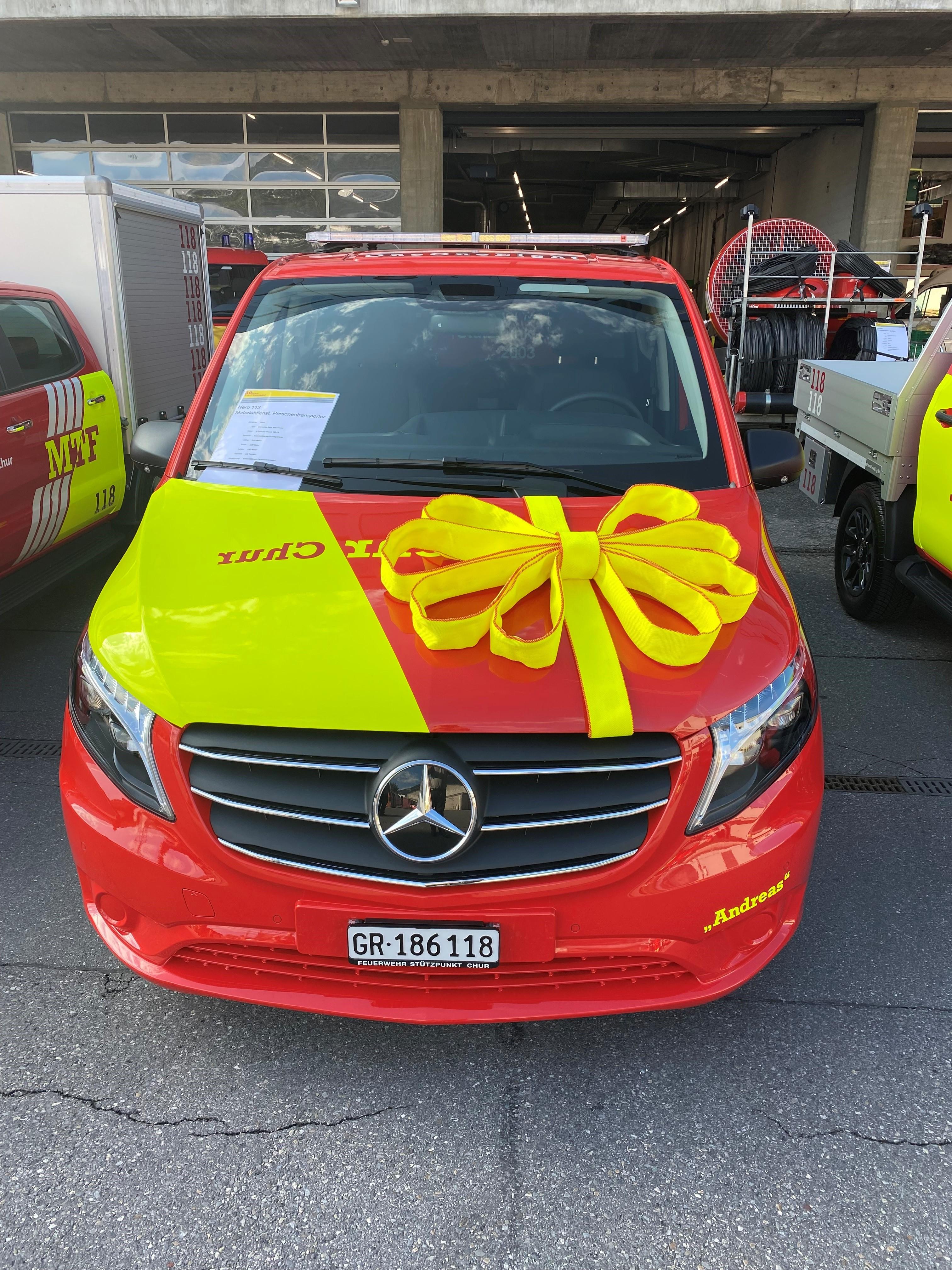 Jahrgang: 2023
Typ: Mercedes Benz Vito Tourer
Motor: 4 Zylinder Diesel, 190 PS
Getriebe: Automatisiertes Schaltgetriebe
Höhe: 2.00 Meter
Verwendung: Materialdienst, Personentransport