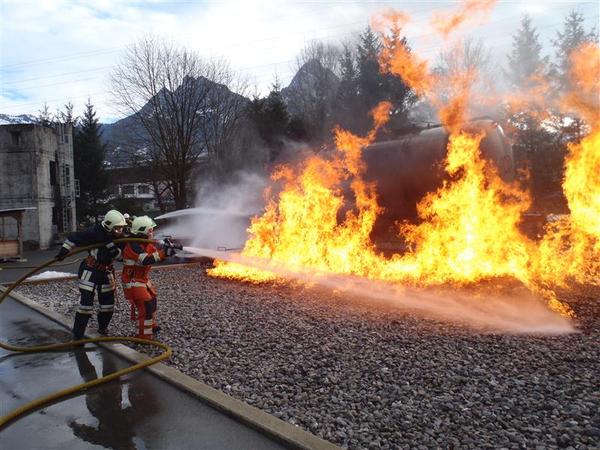 Flächenbrandbekämpfung Einführungskurs 2013