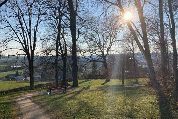 Das Bild zeigt die Aussicht vom Kasthoferplatz