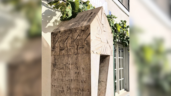 Foto der Wehrli-Stele - Copyright Wehrli-Stiftung
