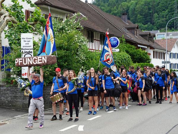 Abmarsch beim Rest. Linde