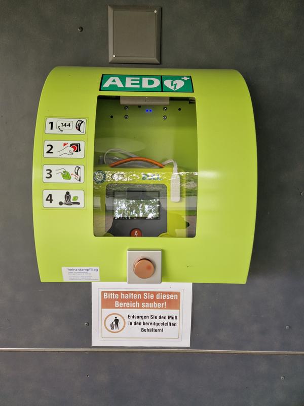 Defibrillator AED