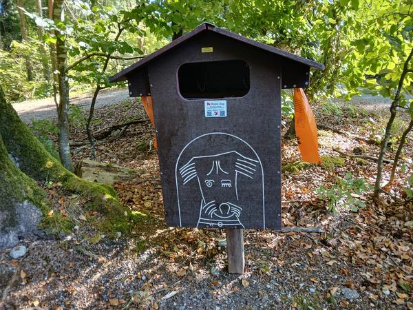 Robi Dog mit Sensibilisierungskleber