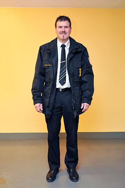 Jeder Angehörige der Feuerwehr Chur besitzt eine persönliche Ausgangsuniform. Mit dieser Uniform kommen die Feuerwehrler an die Übungen und gehen wieder nach Hause. Für die Übungen selber tragen die Angehörigen der Feuerwehr selbstverständlich die Einsatzuniform. Denn schliesslich wird der Ernstfall geübt. 

Während Wachtdiensten und bei Repräsentationsverpflichtungen tragen die Angehörigen der Feuerwehr Chur in der Regel ebenfalls die Ausgangsuniform.