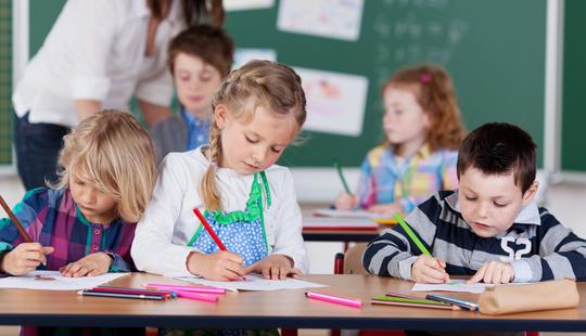 Schülerin und Schüler der Primarschule