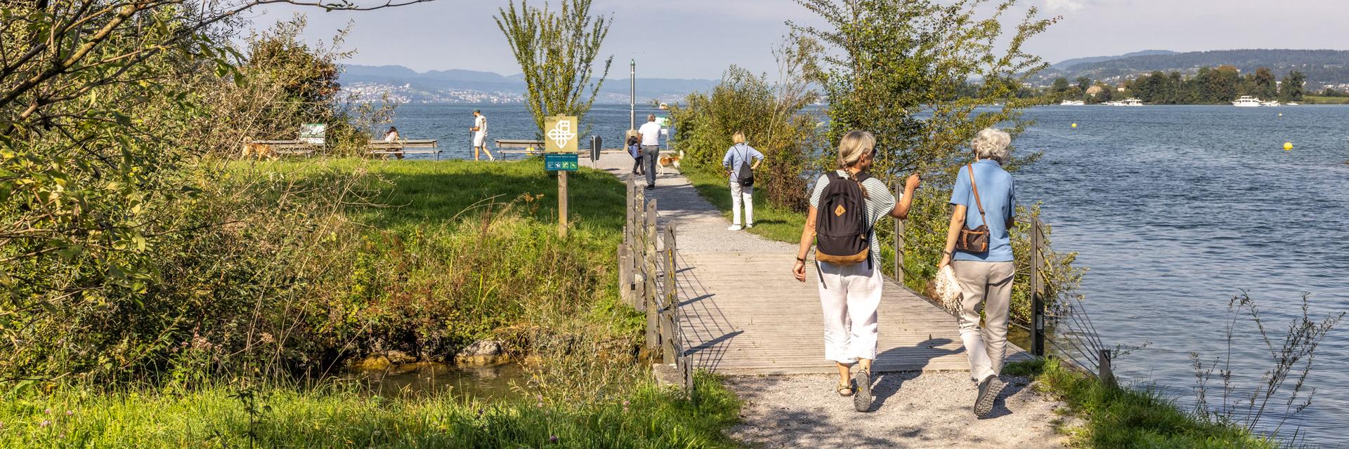 Spaziergänger beim Frauenwinkel