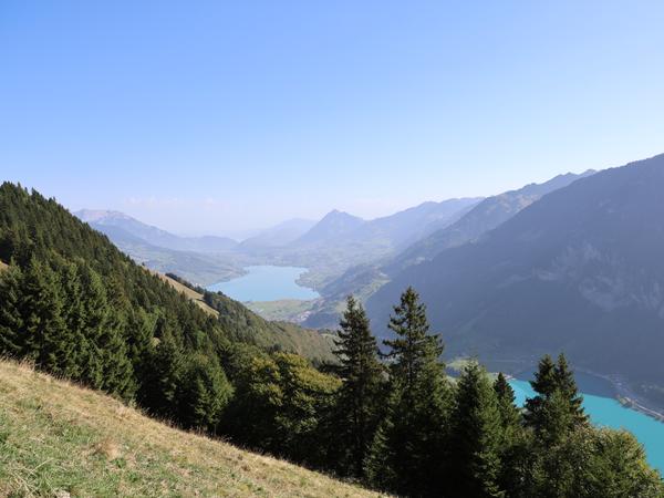 Wunderbare Aussicht auf der Herbstwanderung