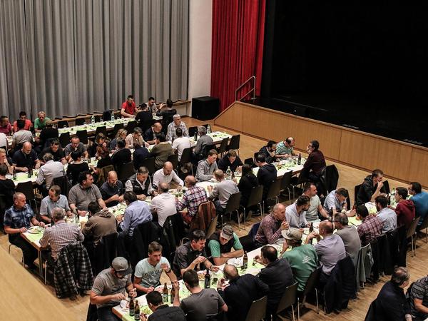 Aufrichtfest Realschulhaus Gringel 1 in der Aula Gringel