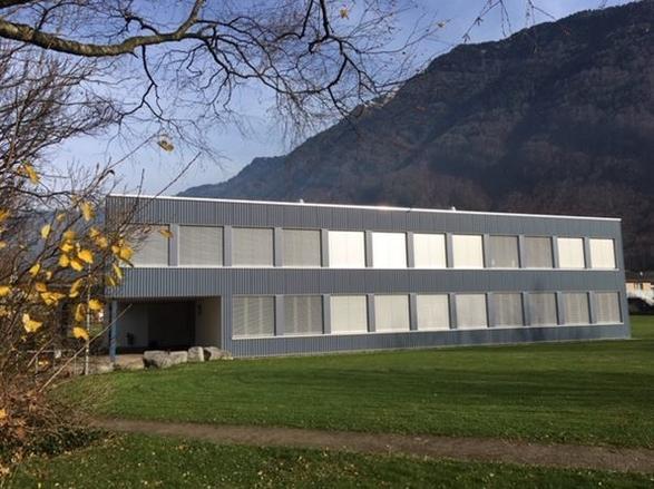 Schulhaus Hof 2