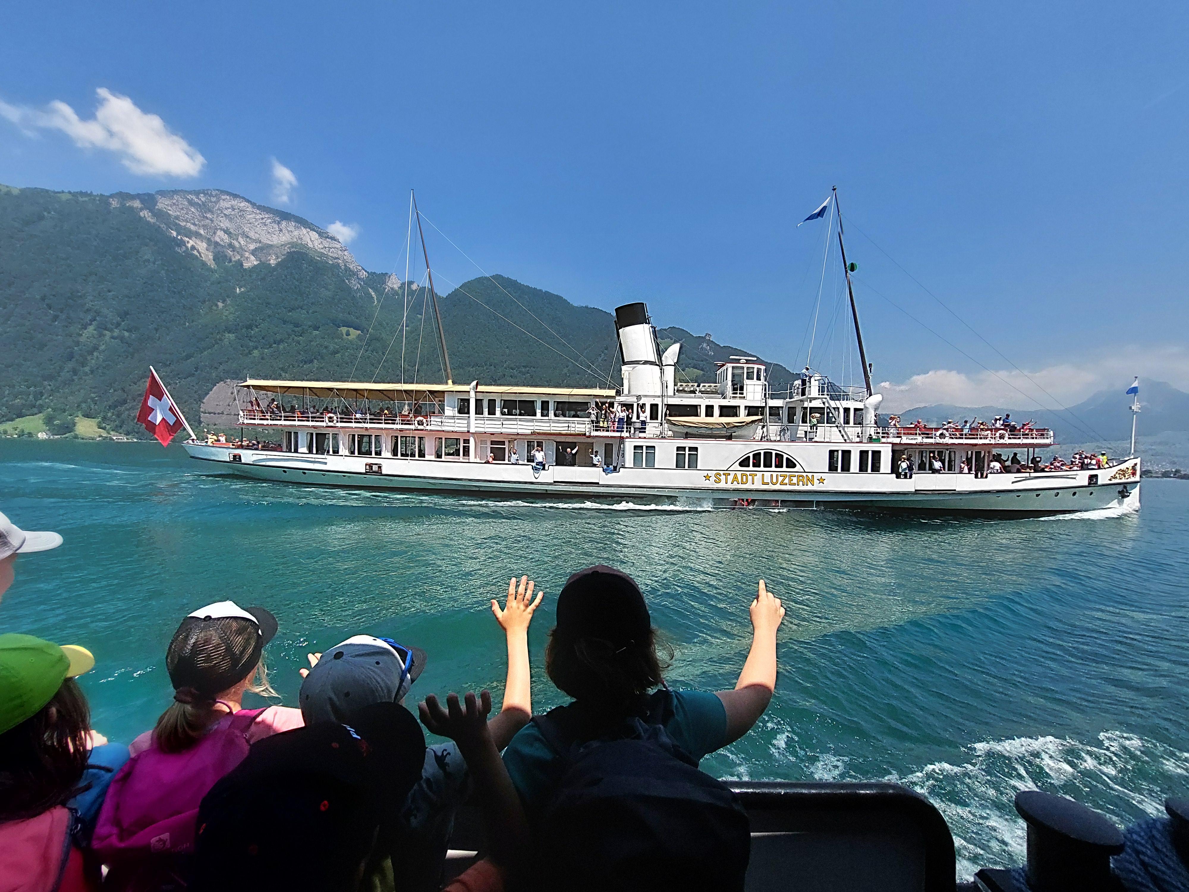Schifffahrt auf dem Dampfschiff Uri