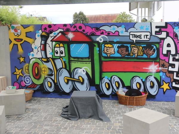 Graffiti Pausenplatz Primarschule Kreuzstrasse