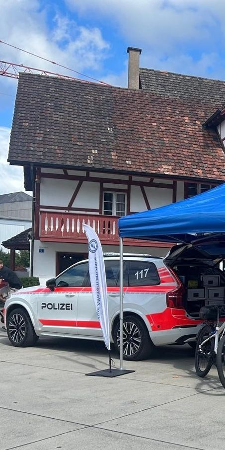 Der Informationsstand der Stadtpolizei Affoltern am Albis – ein Ort für Fragen, Anliegen und den direkten Austausch mit der Bevölkerung.