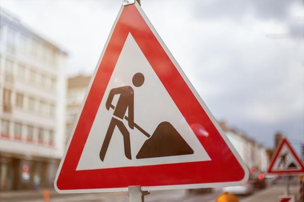 Warnschild Baustelle