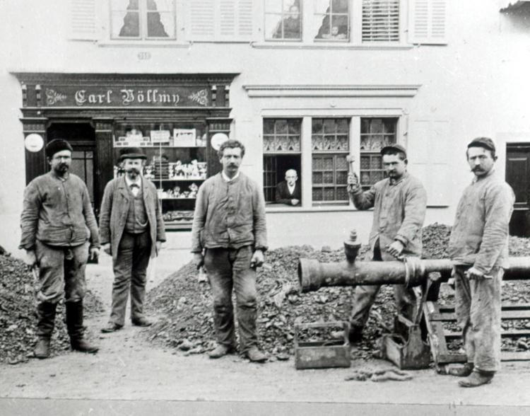 vor Liegenschaft Völlmin Zuckerbäcker
Hauptstrasse 70