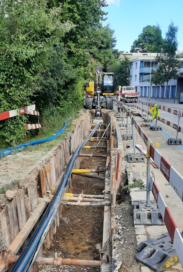 Grabenbau für die Wasserleitungen
