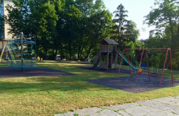 Spielplatz beim Stadthaus